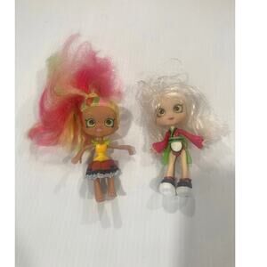 2 Sparkle Girlz dolls